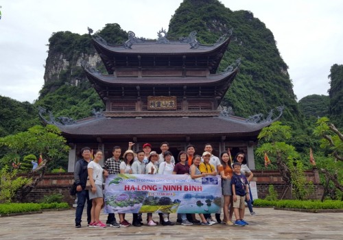 Kỷ niệm đoàn tham quan Hạ Long - Ninh Bình khởi hành 15-8-2019